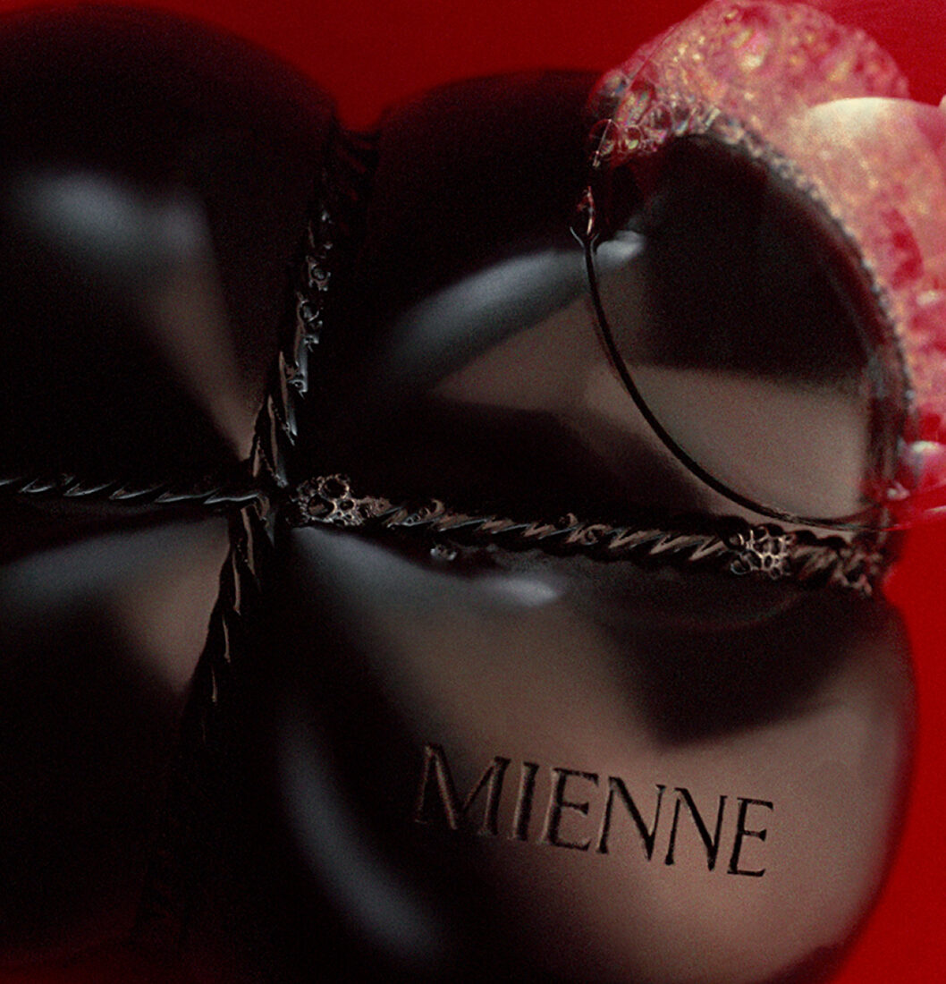 Minenne body bar with brand logo